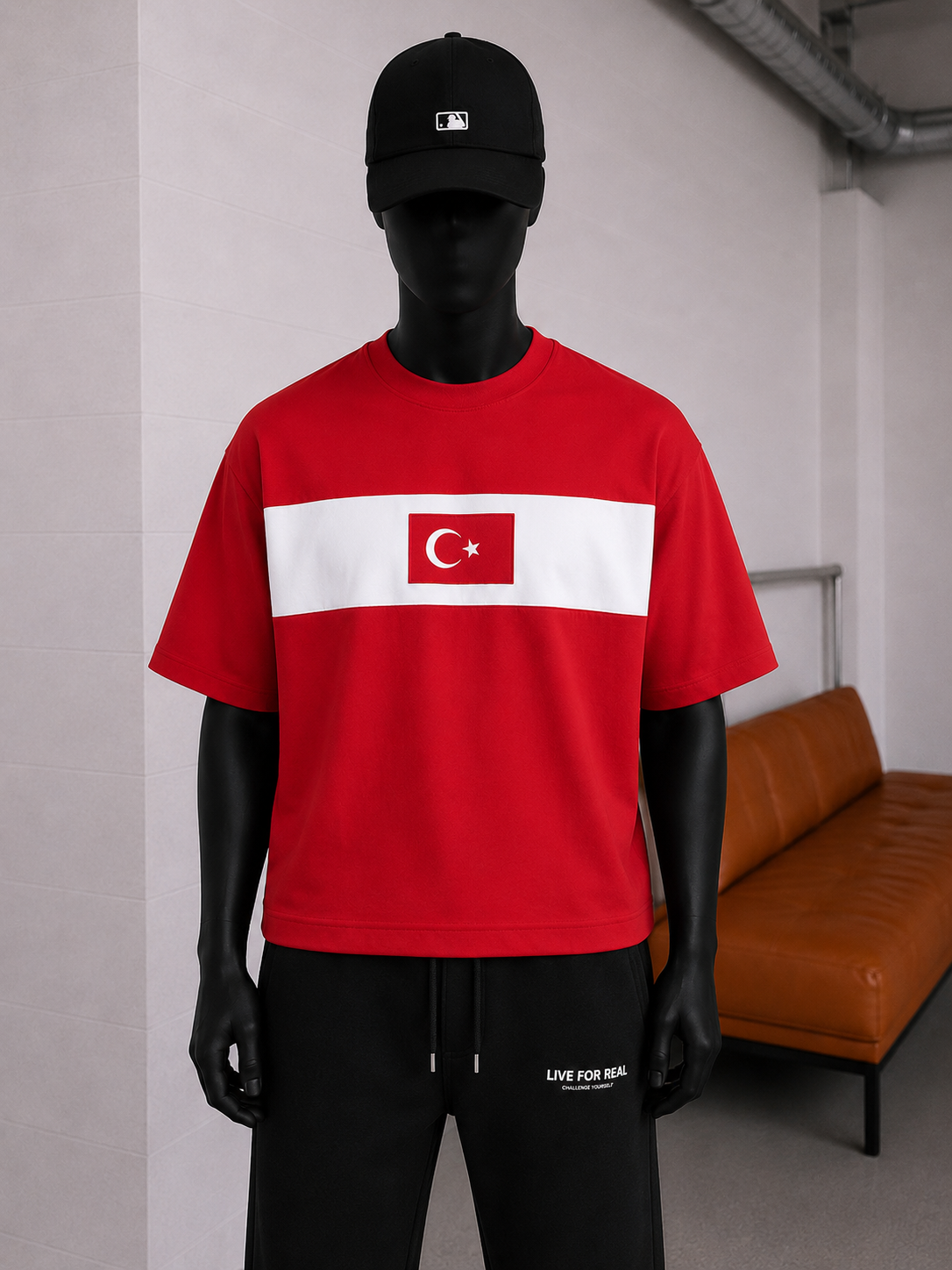Türkiye Bayrak Nakışlı Kırmızı T-Shirt Modeli