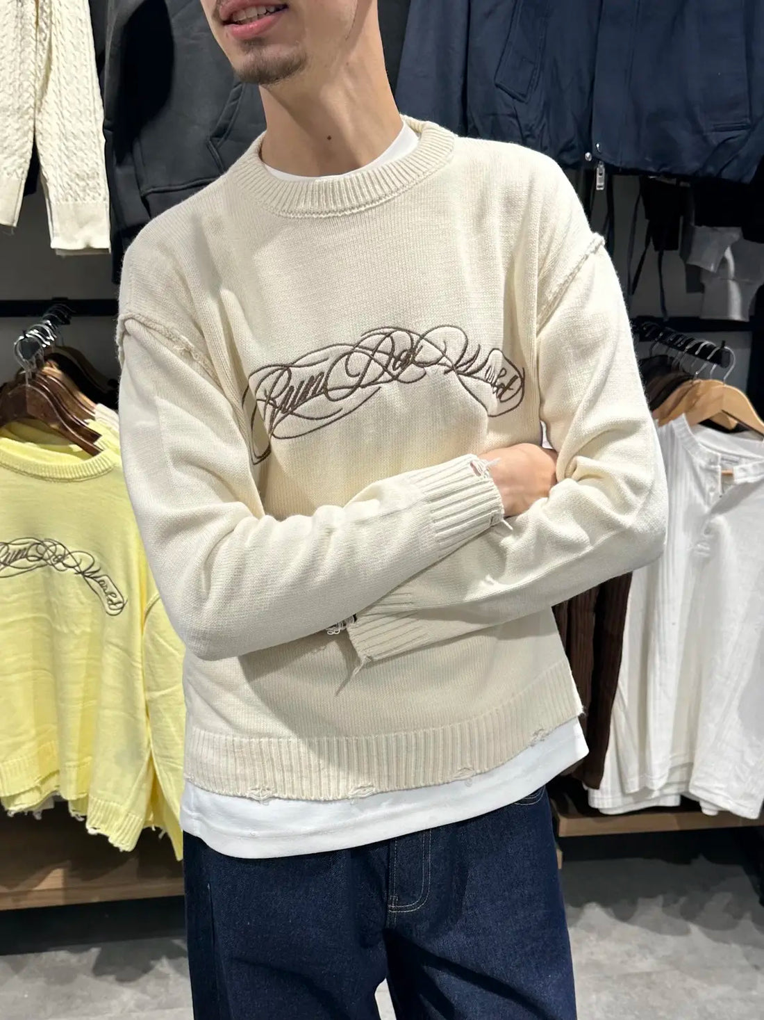 Krem Run Da World nakışlı boxy fit triko kazak ön görünüm