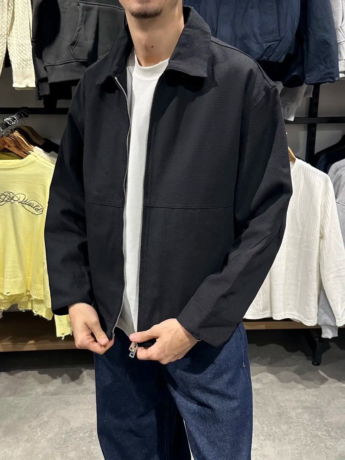 Siyah Kaen dokulu boxy fit mevsimlik ceket fermuarlı ön görünüm