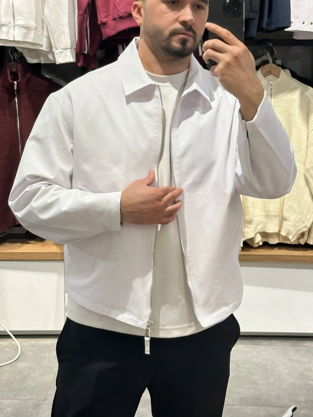Beyaz mevsimlik su geçirmez boxy fit yağmurluk ceket