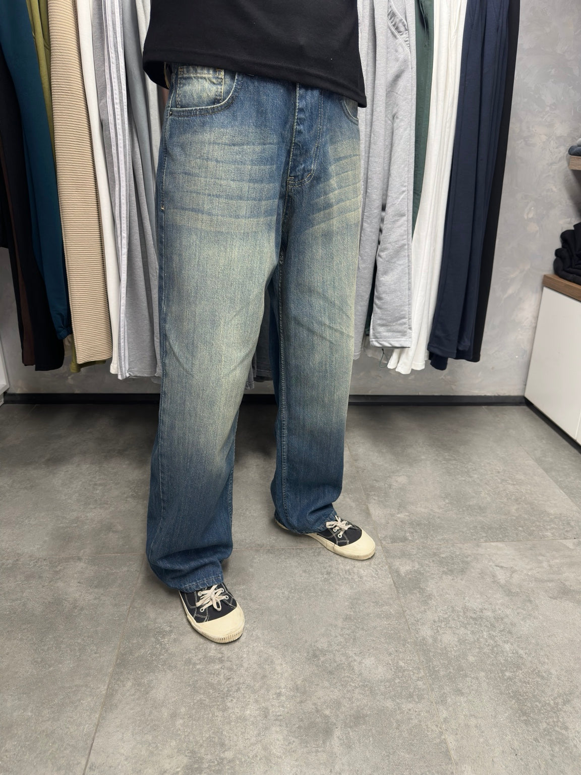 Erkek eskitme mavi super baggy pantolon açılı görünüm