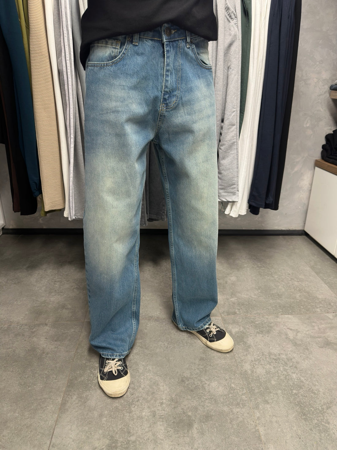 Erkek vintage mavi super baggy pantolon ön görünüm