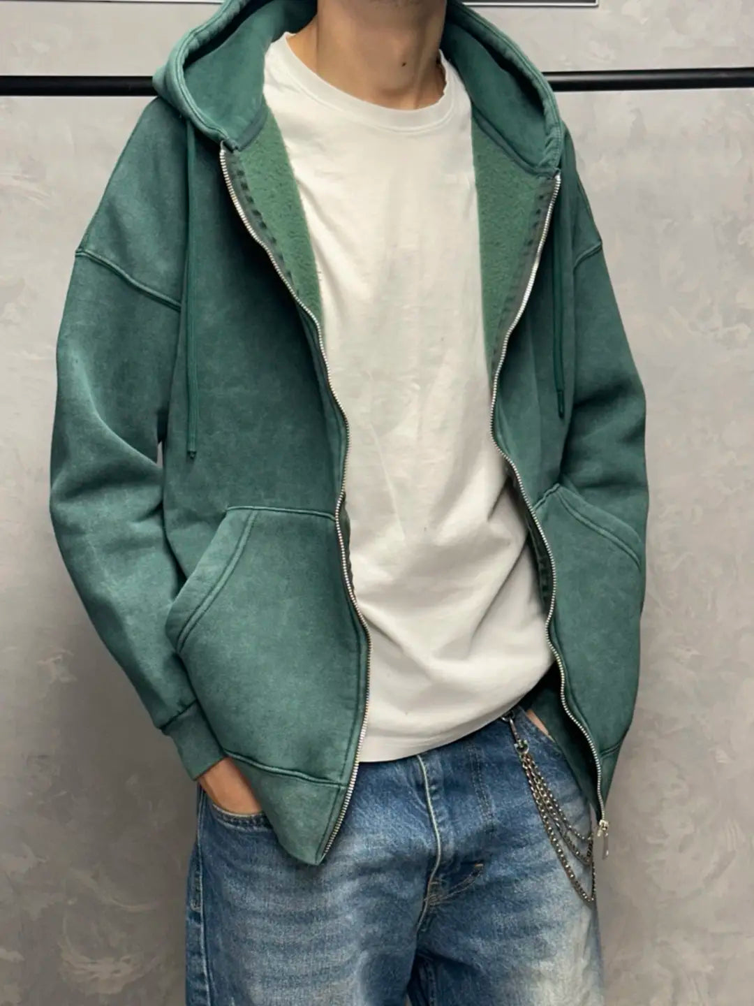 Erkek koyu yeşil yıkamalı fermuarlı kapüşonlu hoodie ön görünüm